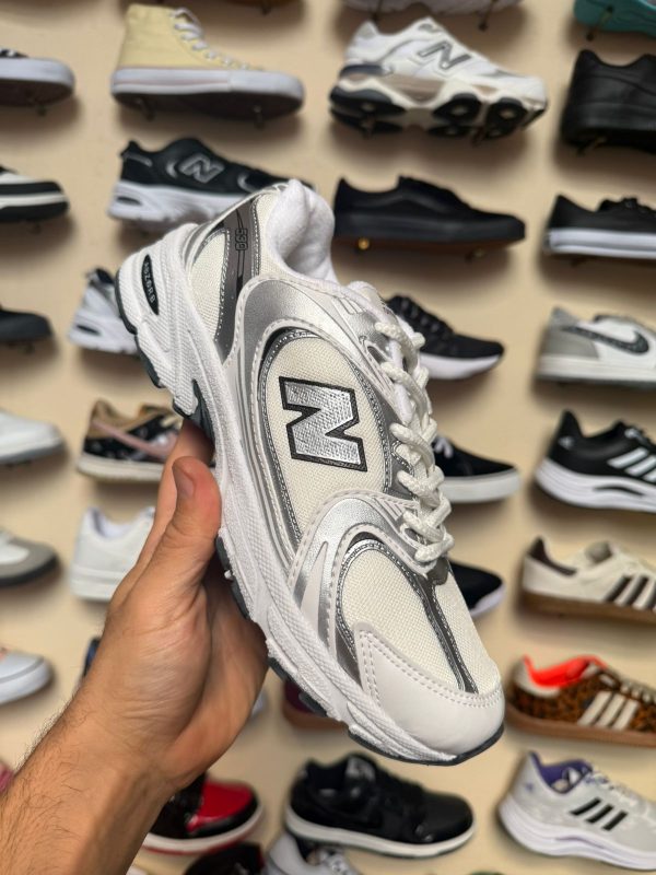 New Balance 530 Gris (Suela Negra)